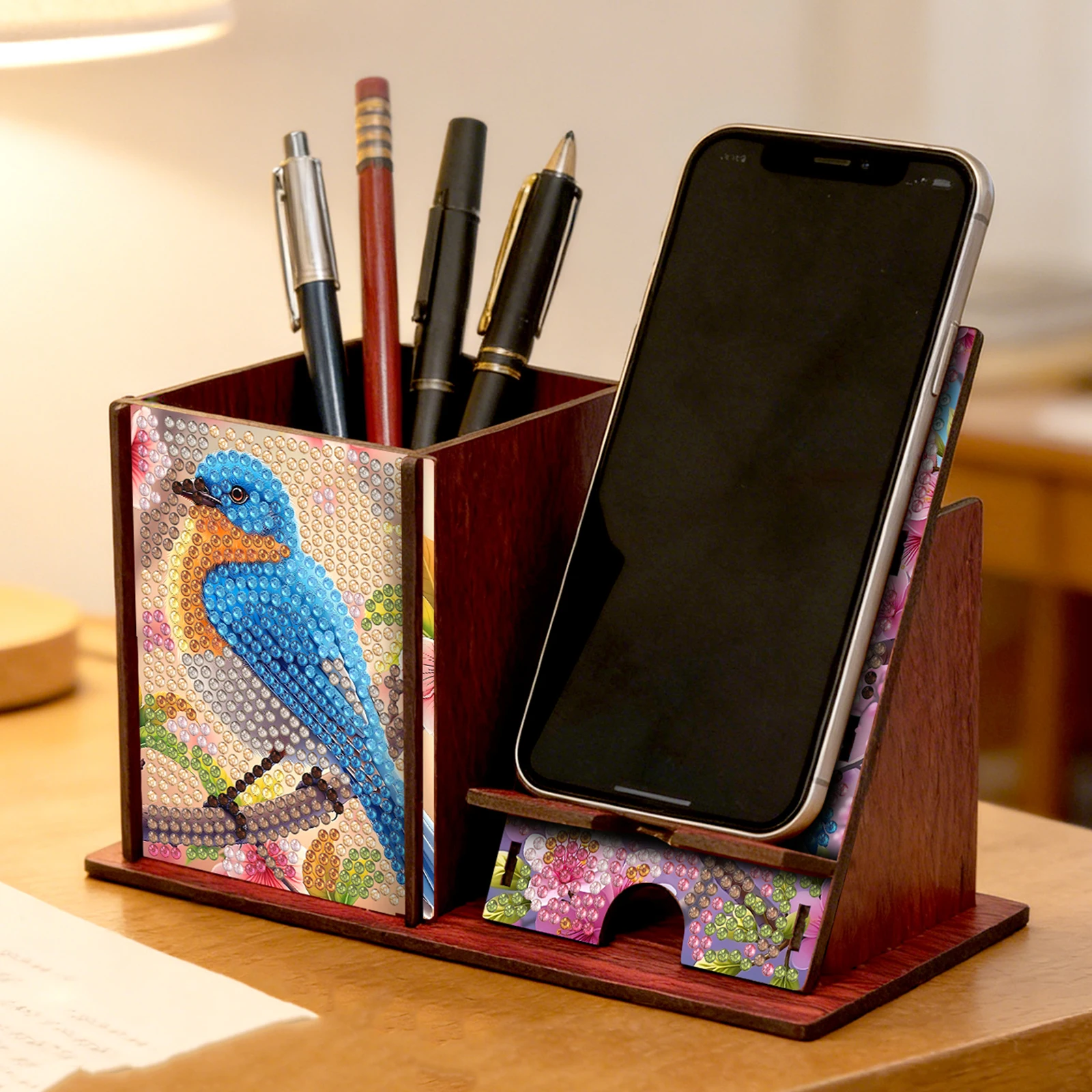 منظم مكتب خشبي لفنون الرسم بال - مراجعة Resin Art Stand وسعره